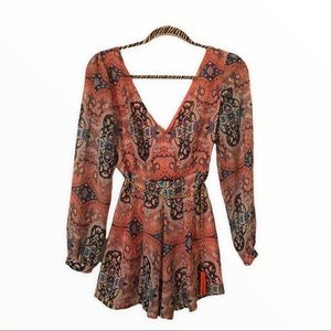 ✨Floral long sleeve romper✨